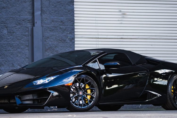 Lamborghini Huracan Spyder Black