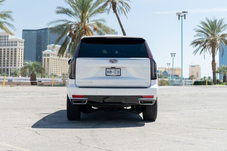 Cadillac Escalade (2022-White)