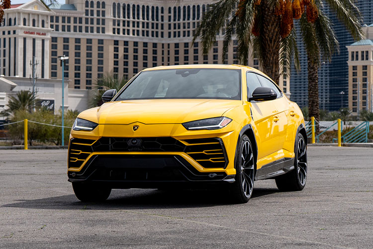 Lamborghini Urus, Yellow