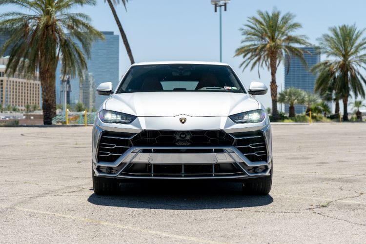 Lamborghini Urus (Silver)