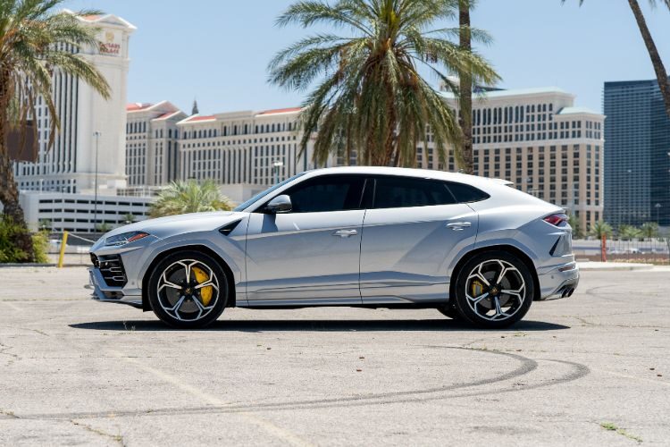Lamborghini Urus (Silver)