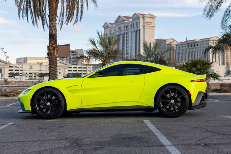 Aston Martin Vantage, Yellow