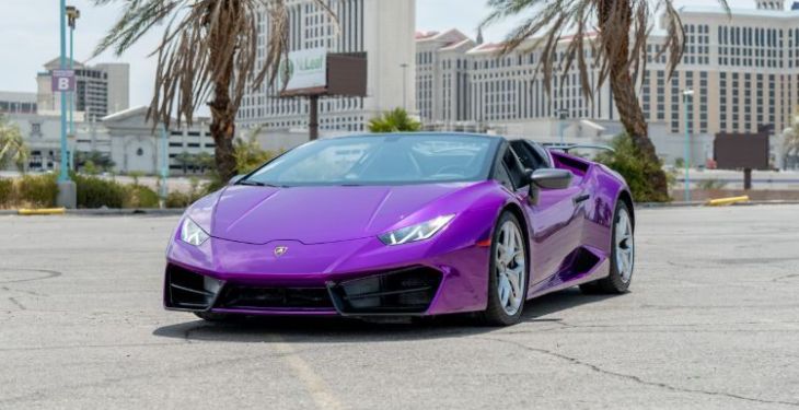 A purple Lamborghini Huracán Spyder ready to be rented for the Las Vegas Superbowl
