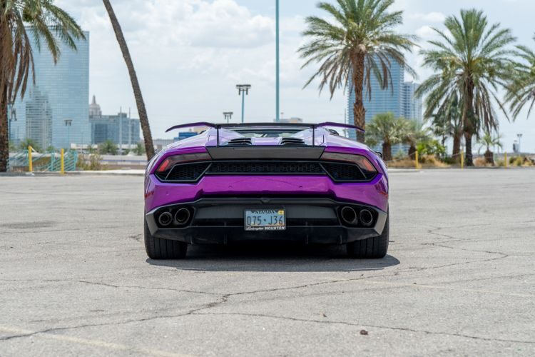 Lamborghini Huracán Spyder Purple