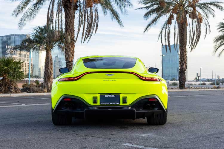 Aston Martin Vantage, Yellow